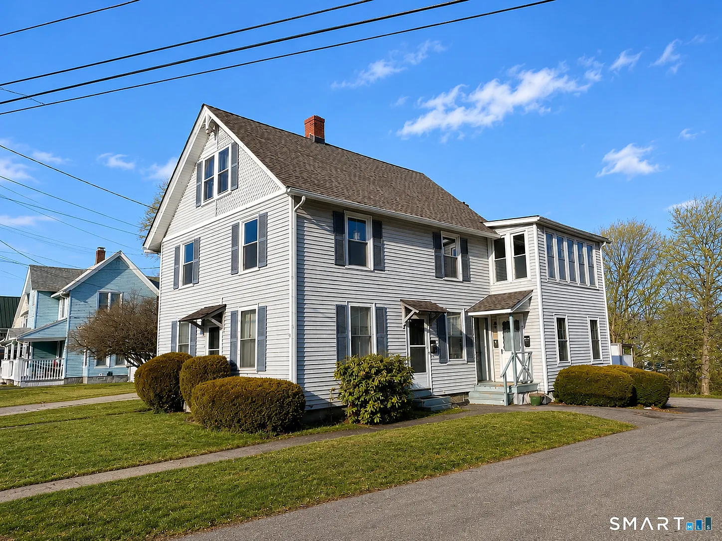 3 bed, 1.0 bath, 1100 sqft, $1,700 — Photo 1