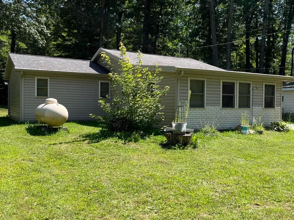 5374 Blueberry Dr, Harrison, MI 48625
