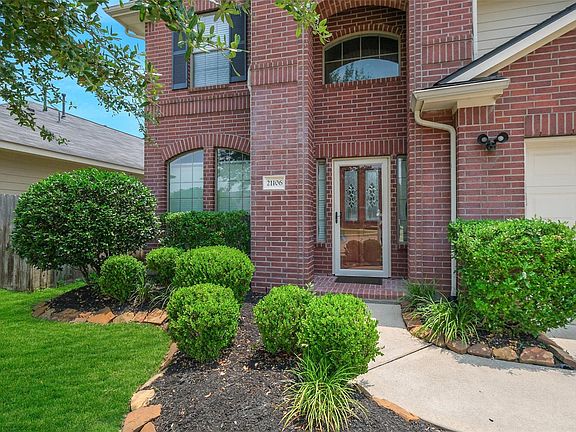 3rd image of 21106 Sierra Bend Drive