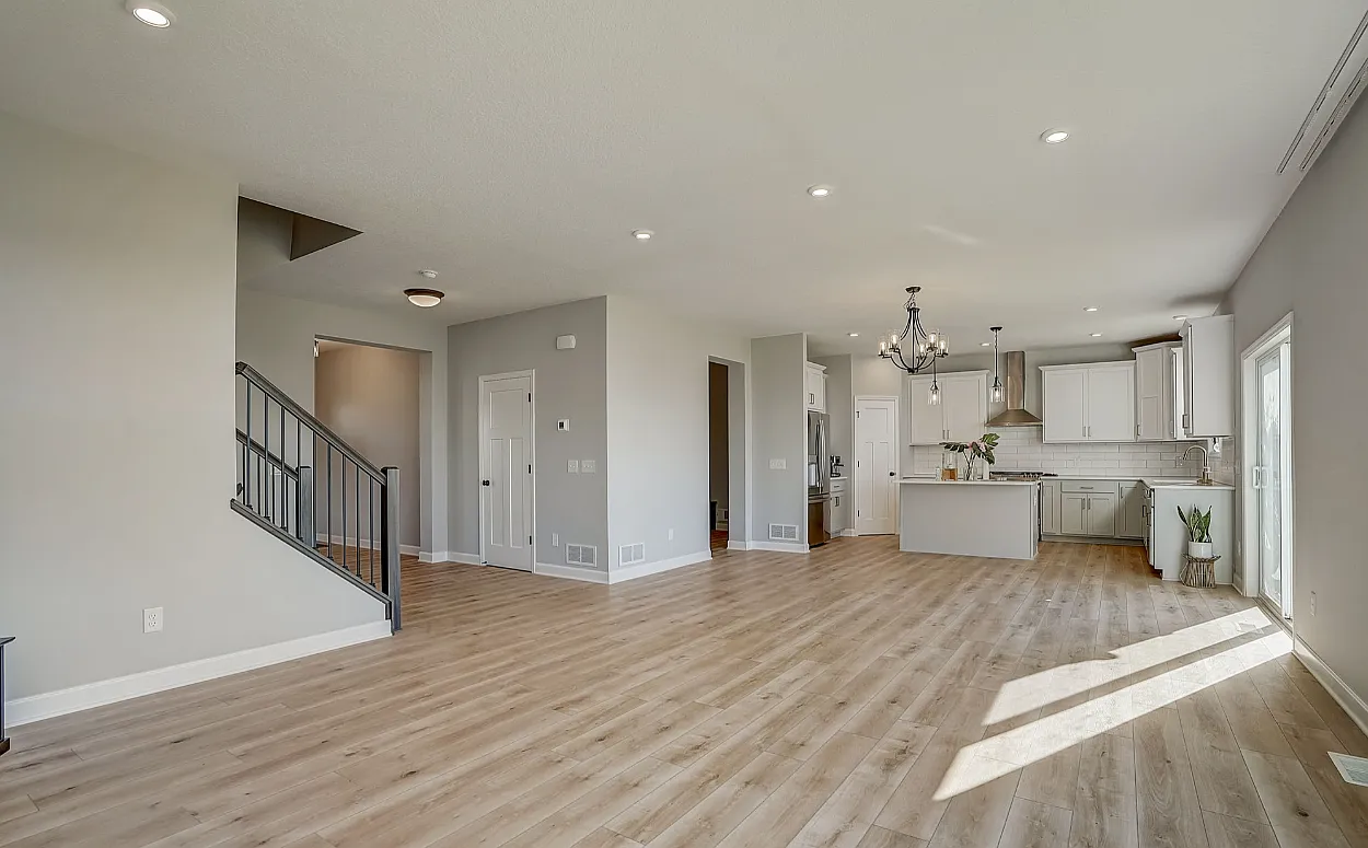 5 bed, 4.5 bath, 3616 sqft, $3,395 — Photo 2