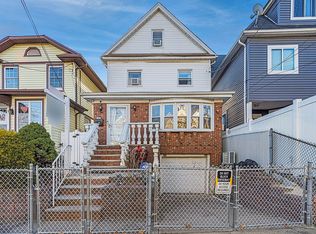 8 Palmer Ave, Staten Island, NY 10302