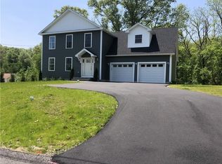 25 Graves Ave, North Smithfield, RI 02896