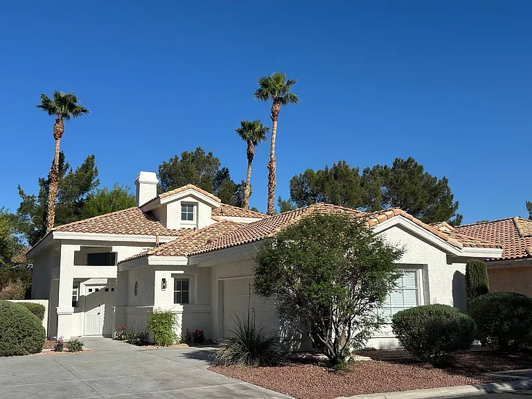 2536 Golden Sands Dr — Photo 2