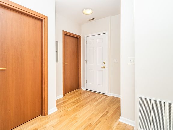 2nd image of 6322 N Richmond St APT 1B