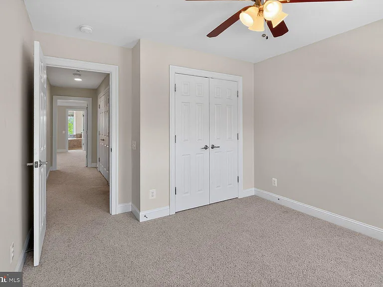 25450 Hopton House Ter — Photo 20