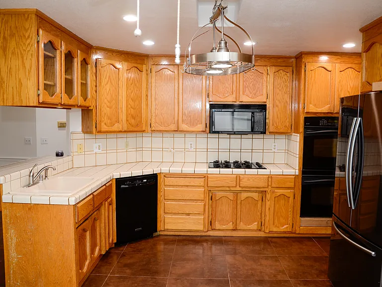 1800 Nora Dr — Photo 5