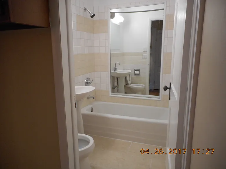 712 S Burdick St #4 — Photo 6