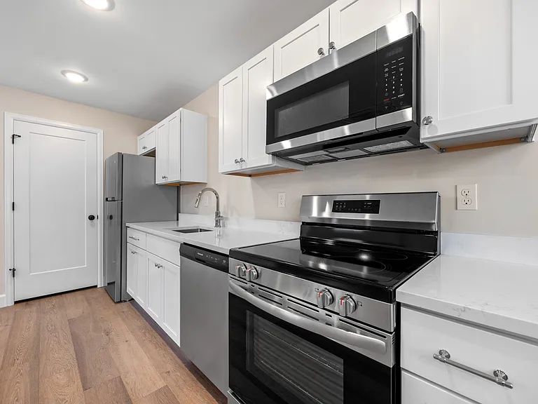 3717 1/2 Decatur St — Photo 2