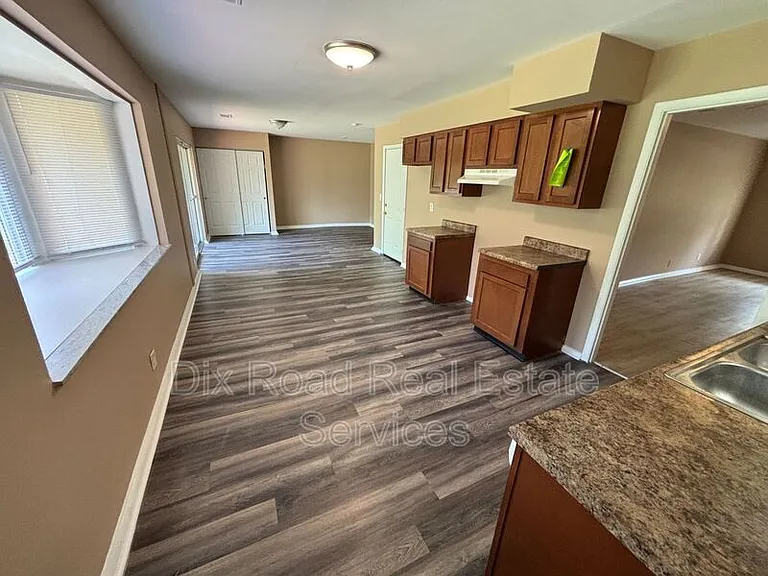 440 McCreary Ct — Photo 8