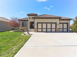 3904 SW Odell Dr, Lees Summit, MO 64082