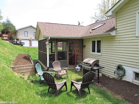 3rd image of 415 Mulberry Dr