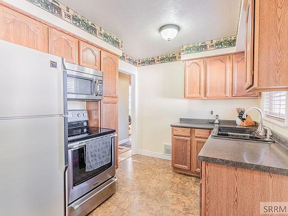 5th image of 1058 Vine Ave