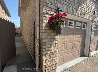 3 Lennon Trl #B1, Brampton, ON L6Y 5P9
