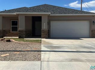 1004 W McKay St, Carlsbad, NM 88220