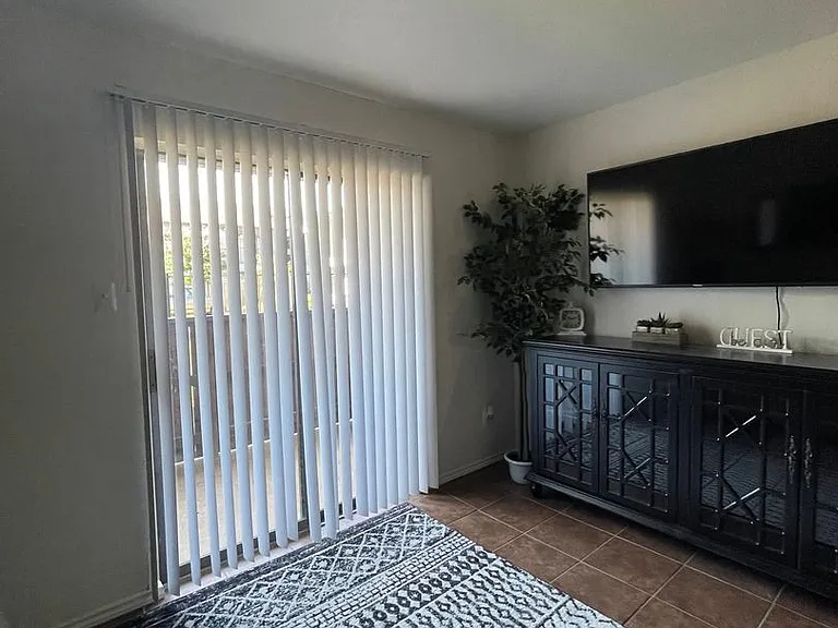 Shadow Park Apartments — Photo 42
