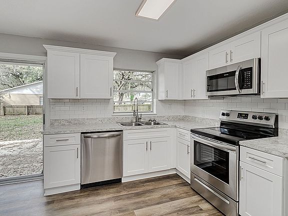 4th image of 505 W Alamo Dr