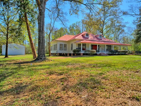 805 Worth St, Hemphill, TX 75948