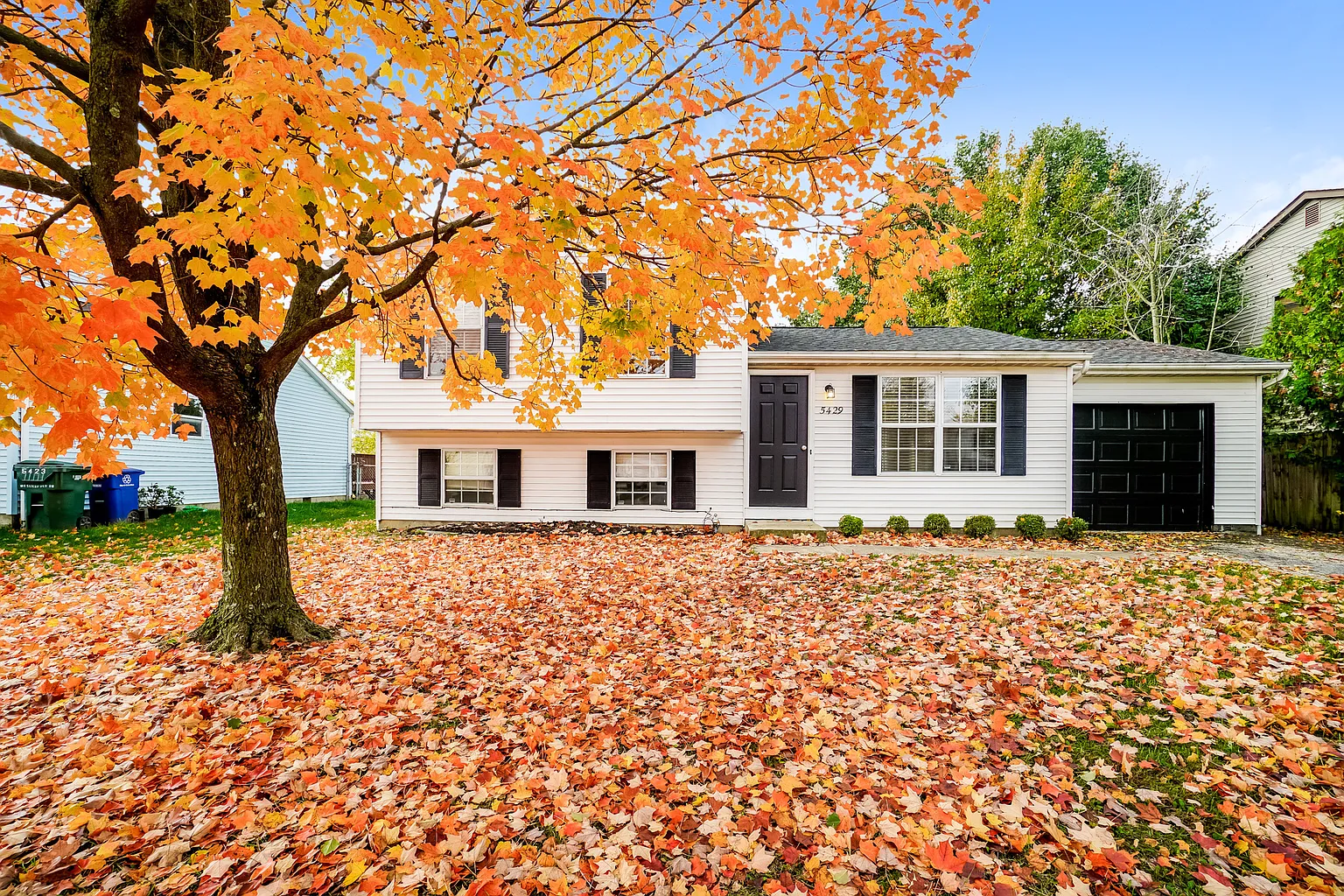 5429 Wesliegh Run Dr photo 1