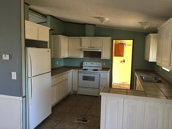 3rd image of 534 Hattie Ln
