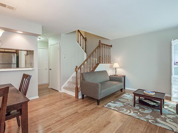 3rd image of 14384 Gringsby Ct