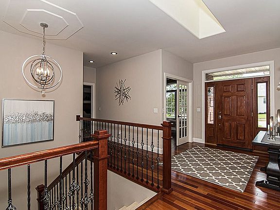 5th image of 109 Sunrise Ct
