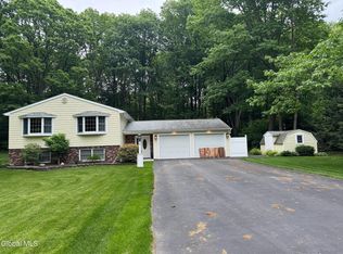 2 Rolling Hills Dr, Gansevoort, NY 12831