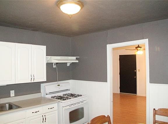 4th image of 3628 Earle Dr