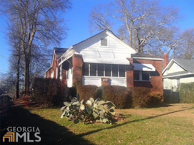 1015 Katherwood Dr SW photo 1