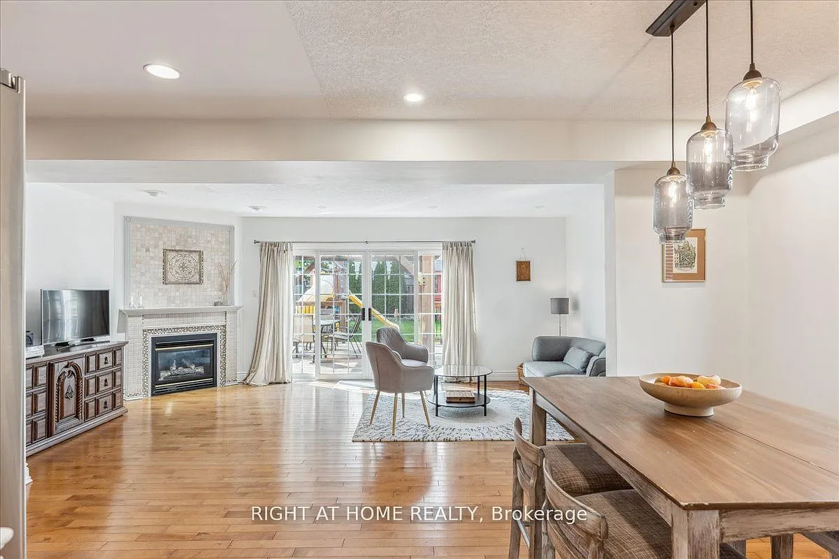 3 bed, $2,999 — Photo 2