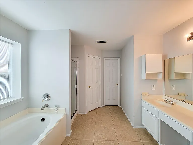 19726 Lindenfield Ct — Photo 30