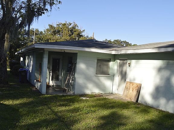 3rd image of 723 E Valencia St