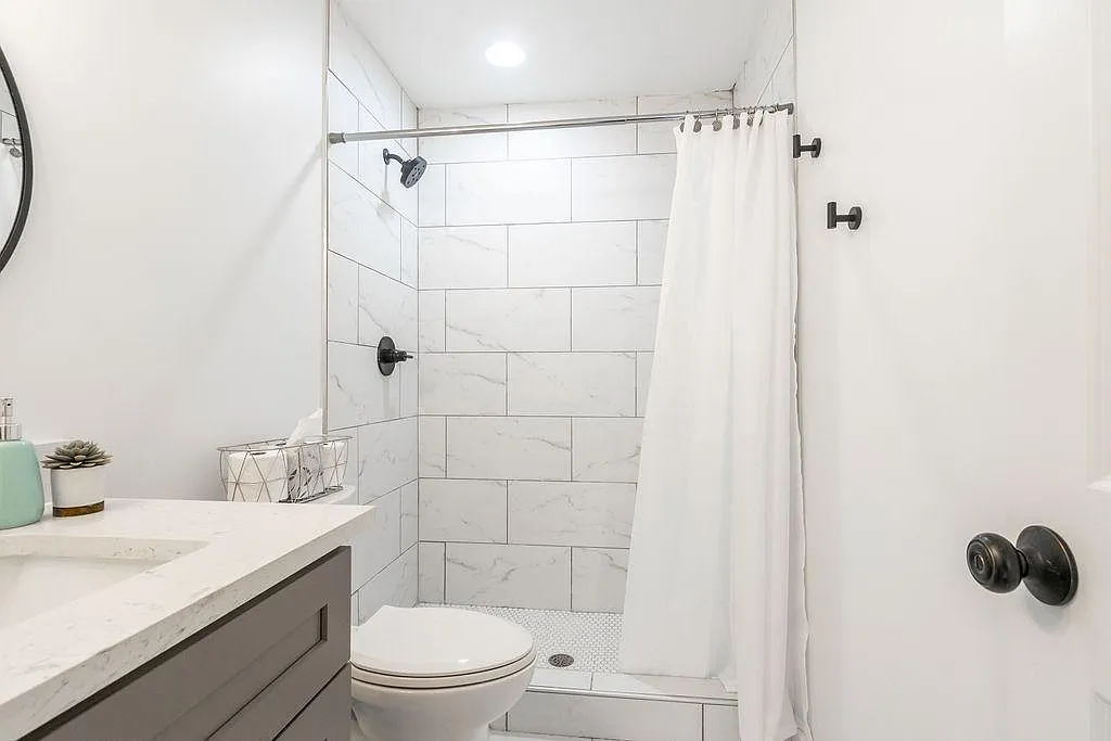 1 bed, 450 sqft, $1,350 — Photo 3