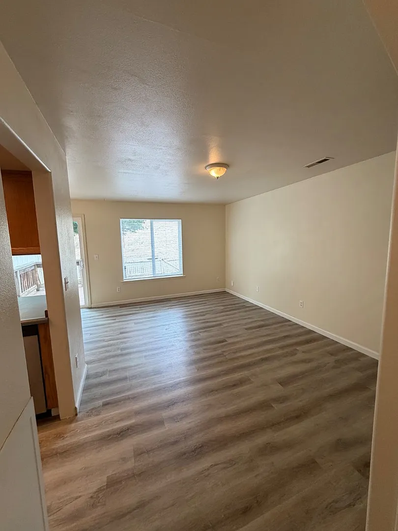 81 Erickson Ave - 83 — Photo 1