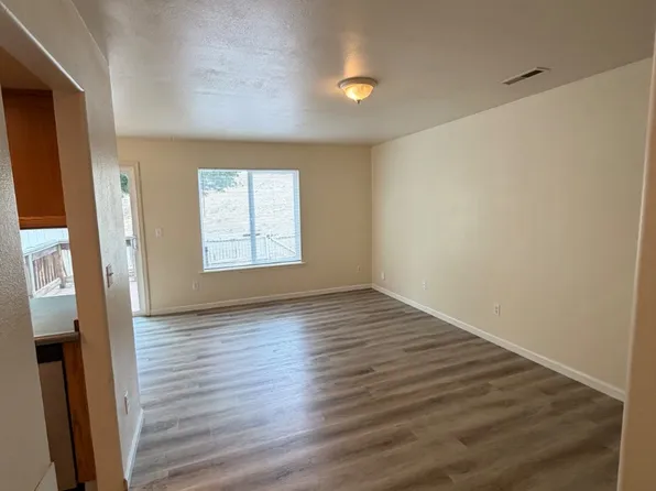 81 Erickson Ave #83, Shady Cove, OR 97539