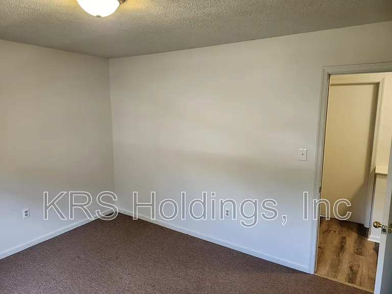 211 S Waverley St #A2 — Photo 12