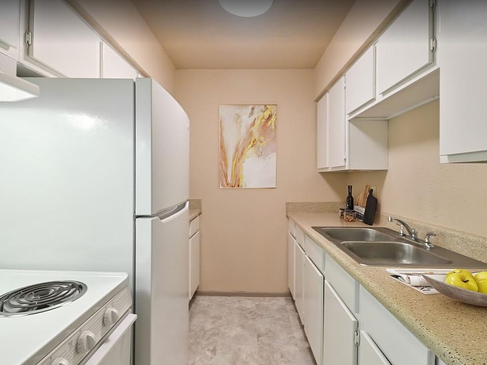1st image of 5969 Highland Village Dr #150