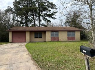 2863 Garden Dale Ave, Gautier, MS 39553