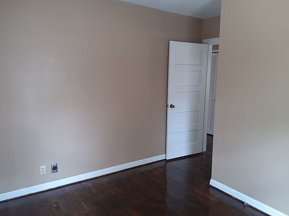 5th image of 2040 E College St