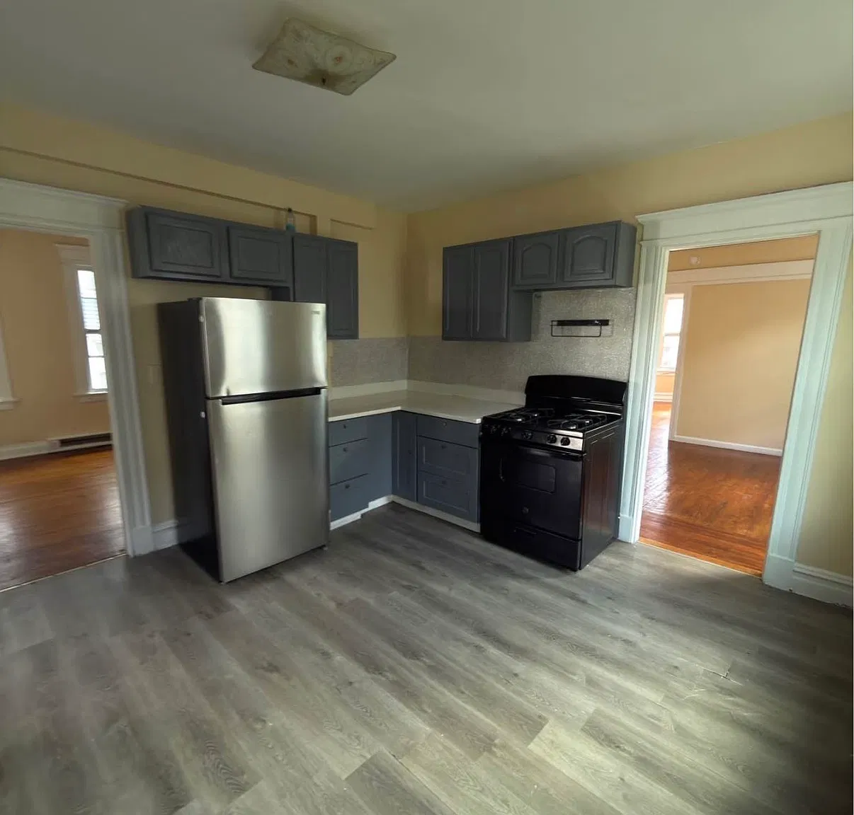 2 bed, 1.5 bath, 1200 sqft, $1,400 — Photo 2