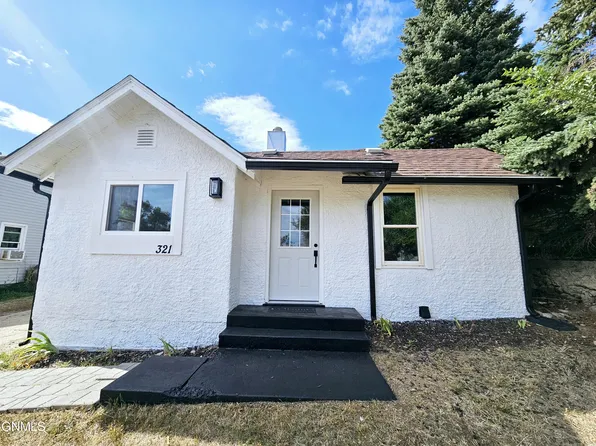 321 3rd St NW, Watford City, ND 58854