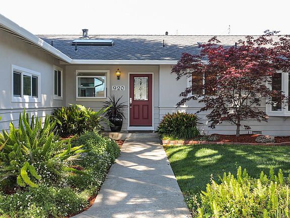 2nd image of 920 Monica Ln