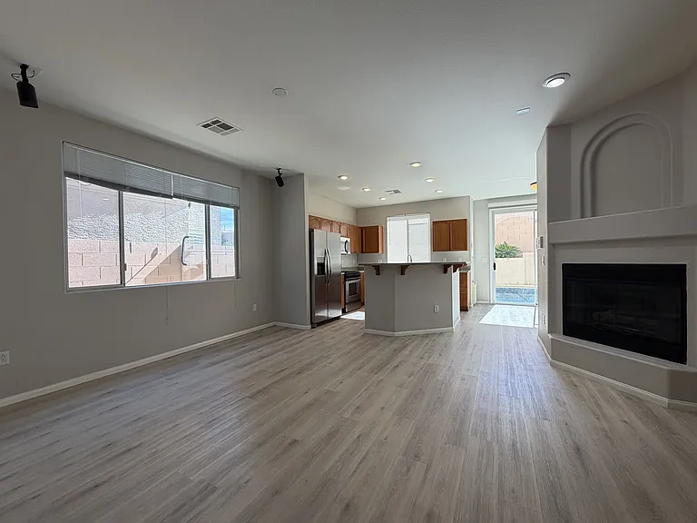 148 Macoby Run St — Photo 9