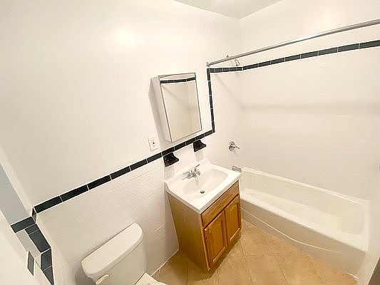 4th image of 1250 Morris Ave