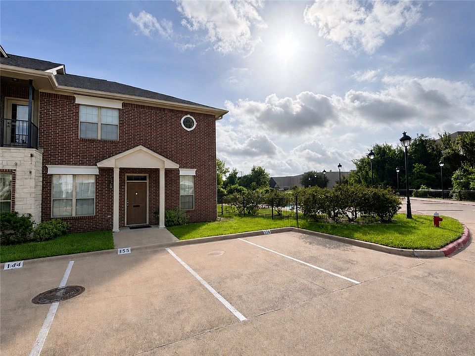 1st image of 155 Forest Dr