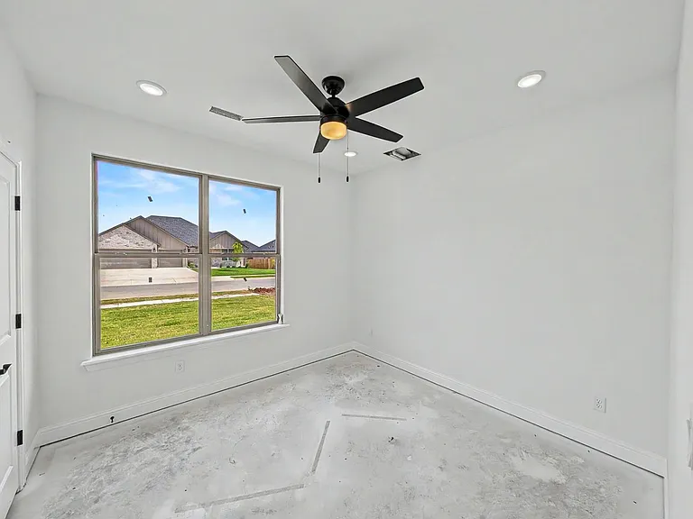 7767 Scenic Valley Ave — Photo 16