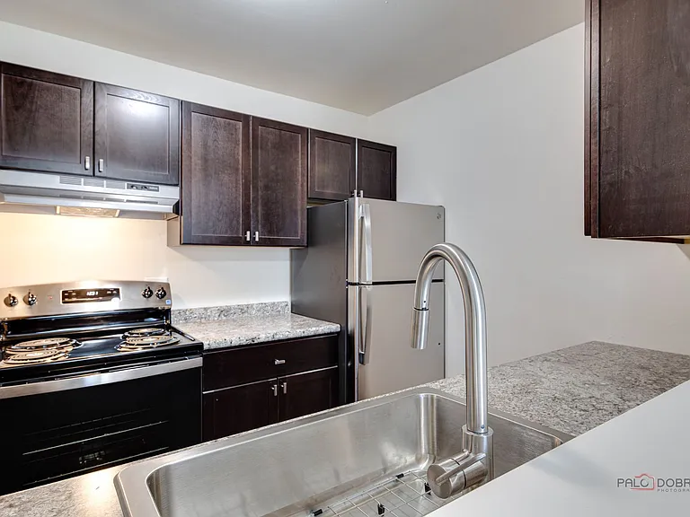 Hawthorne Glen Apartments — Photo 42