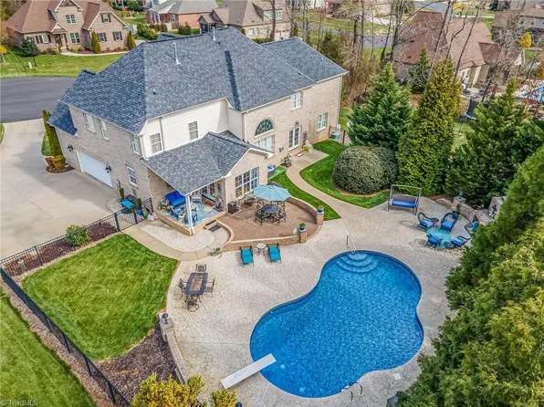 8905 Pepper Ct, Oak Ridge, NC 27310