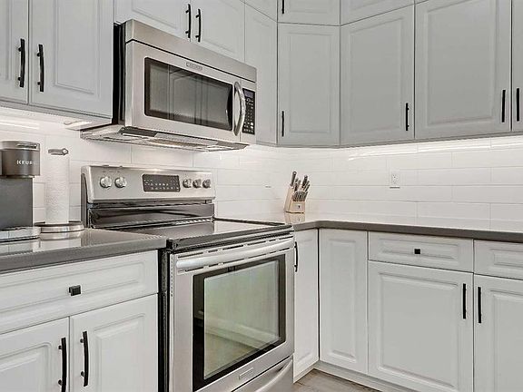 5th image of 2419 W Erlton Rd SW #402