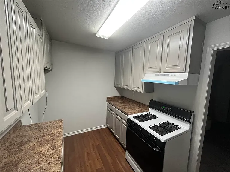 1111 N Beverly Dr — Photo 4