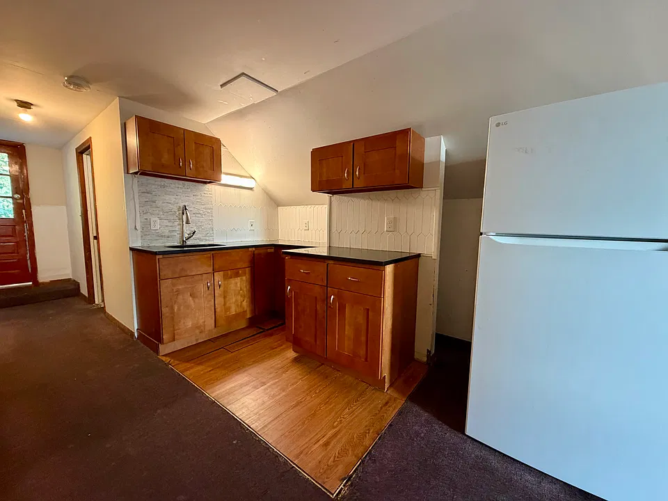 139 Lowell St #3